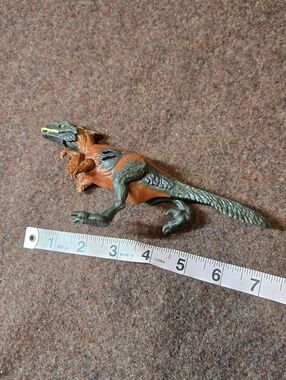 Jurassic World Dominion Extreme Damage Pyroraptor Dinosaur Action Figure
